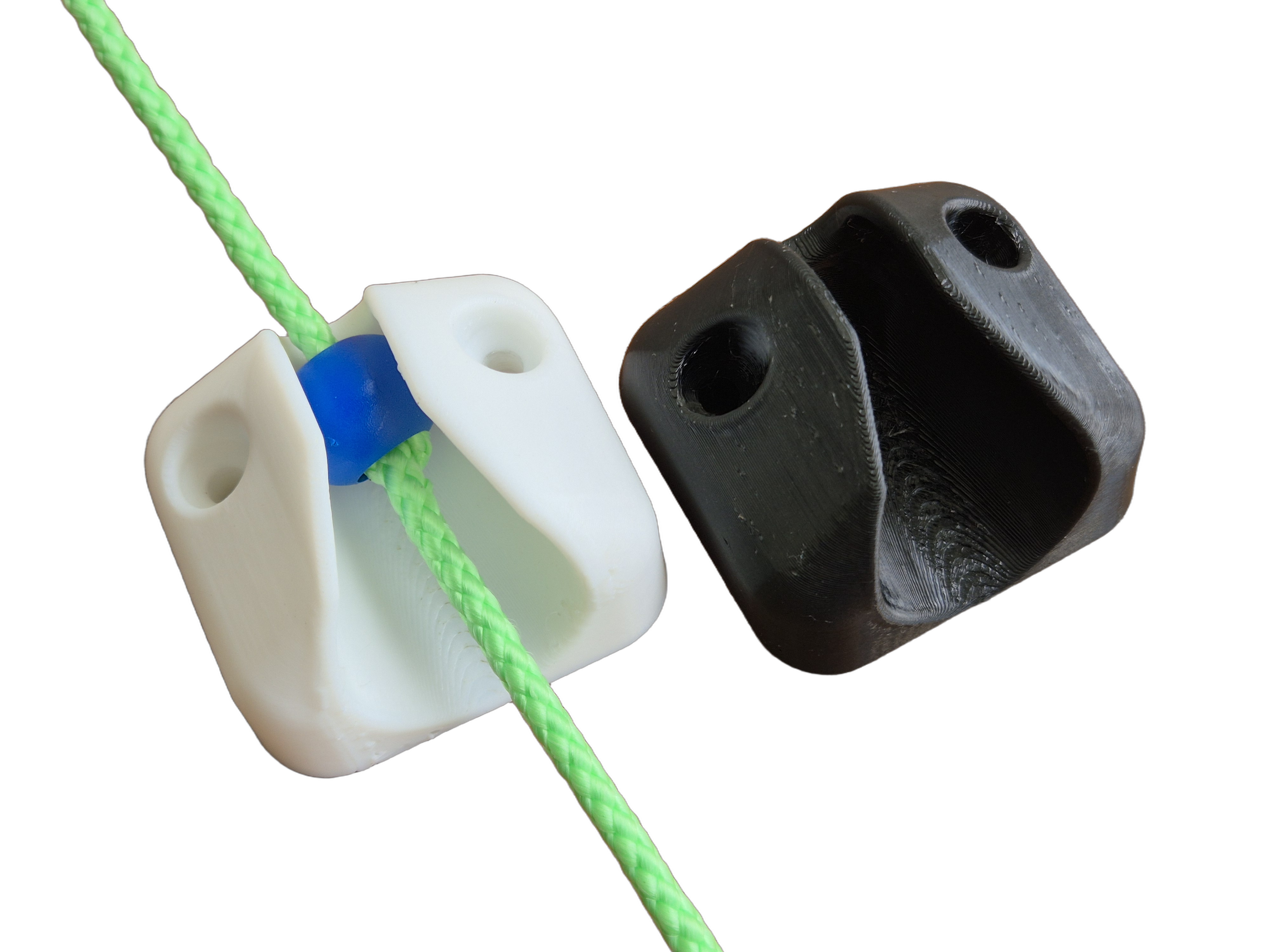 Spinnaker halyard holder